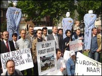 Барча намойишчилар Андижон ҳодисалари юзасидан мустақил текширувларни талаб этишган