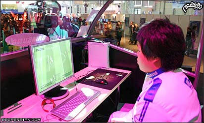 يکی از شرکت کنندگان مرحله نيمه نهايی بازی فيفا