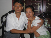 Bác sĩ Phạm Hồng Sơn và vợ là Vũ Thuý Hà