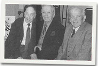 Y Parch J. Pinion Jones, Lewis Lewis a William Jones, Caerberllan yn mwynhau sgwrs. 