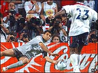 O goleiro Ricardo, de Portugal