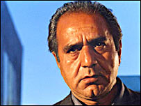 پرویز پرستویی در صحنه ای از کافه ترانزیت