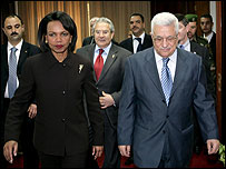 Condoleeza Rice e Mahmoud Abbas em Ramallah. 