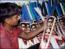 Cricket bats with pictures of Sania Mirza and Shoaib Malik in Pakistan