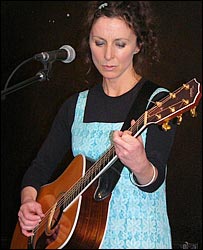 Paula Wolfe, norwich singer songwriter