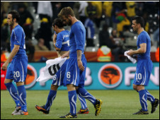 بازيني وكامورانيسي، دي روسي ودي ناتالي يغادرون رؤوسهم منخفضة