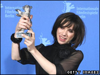 मैली हॉकिंस, ब्रिटिश अभिनेत्री