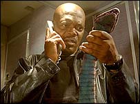 Cena de 'Serpentes a Bordo'