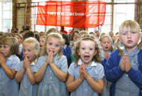 Rhai o ddisgyblion Caerffili