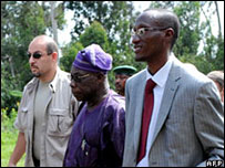 o ex-presidente nigeriano e enviado da ONU ao Congo, Olusegun Obasanjo, se encontra com o líder rebelde Laurent Nkunda (à dir.)