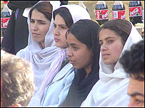 "تقريبا يک چهارم جمعيت افغان را جوانان تشکيل می دهند"