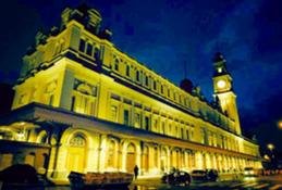 Luz Station at night.
