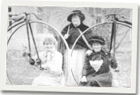 Carol, Bet a Jean. Llun clawr un o recordiau 'Dwy a Dime'