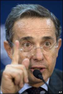 O presidente da Colômbia, Álvaro Uribe, em Davos