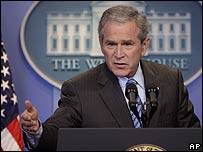 George W. Bush em entrevista em Washington nesta quinta-feira