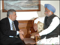 Wickramasinghe (L) with Indian PM - file photo