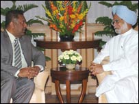 Samaraweera with Manmohan Singh