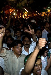 प्रदर्शनकारियों की रैली