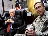 Tướng David Petraeus đón phó TT Dick Cheney
