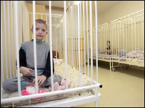 Děti v psychiatrické léčebně Raby