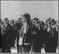 Lễ tiễn đưa phi công Thần Phong ra trận với cái chết chắc chắn