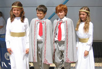 Morynion a Macwyaid y Llys, Mia Pegrum a Nanon Evans a Gwern Evans a Cai Hayes