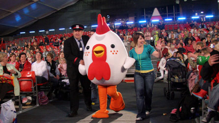 Cyw - un o'r gwesteion arbennig