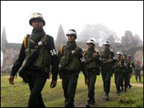 Lính Campuchia gần ngôi đền cổ Preah Vihear