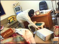 مرکز اطلاعات بصره پس از حمله نيروهای عراقی و بريتانيايی