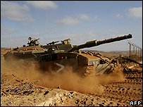 Politicienii israelieni sunt criticaţi în urma campaniei din Liban