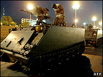 نیروهای ارتش پاکستان در اطراف مسجد لال