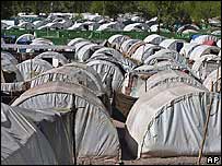 زلزلے کو چھ ماہ گزر جانے کے بعد اب خیمہ بستیاں بند کی جا رہی ہیں