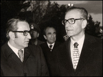 شاه و اکبر اعتماد