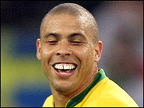 ब्राज़ील के रोनाल्डो ने दो गोल किए