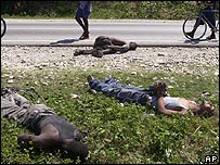 Cadáveres no Haiti