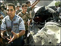 Carro destruído em ataque a Gaza