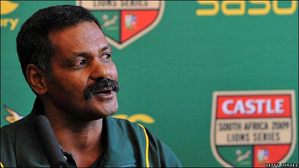 Peter de Villiers chats to the media