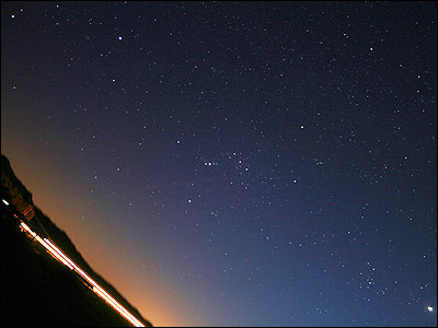 صورت فلکی جبار بر فراز تنگه افتون در منطقه محافظت شده ملی موهاوی در کالیفرنیا