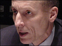 Milan Šimonovský ve studiu BBC