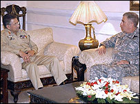 ژنرال پرويز مشرف در ديدار با جان ابی زيد، فرمانده ارشد آمريکا در نبرد با "تروريسم"