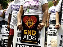 فعالان مبارزه با ايدز در خارج از محل کنفرانس