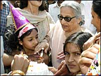 जनरल परवेज़ मुशर्रफ़ की माँ