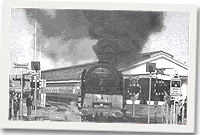 Y Duke of Gloucester yn cyrraedd Abergwaun. Llun: Johnny Morris 