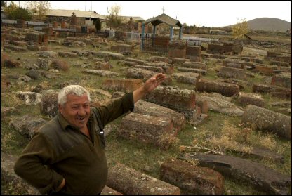 Ermenistan'daki Haykacov köyünden bir adam