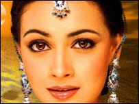  بالی وڈ ستاروں میں جاپانی کار ’لینڈ کروزر‘ بہت مقبول ہے