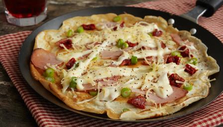Savoury pancakes with cheese and ham