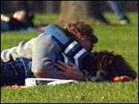 कम उम्र ही शारीरिक संबंध