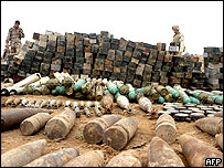 مخفيگاه سلاح و مهماتی که گفته می شود توسط سربازان آمريکايی در استان انبار کشف شده است