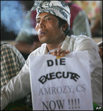 Manifestante em Bali