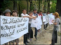 Özbekistan'da bir gösteri